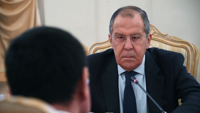 Министр иностранных дел РФ Сергей Лавров во время встречи с министром иностранных дел Японии Таро Коно в Москве. 14 января 2019 Министр иностранных дел РФ Сергей Лавров во время встречи с министром иностранных дел Японии Таро Коно в Москве. 14 января 2019
