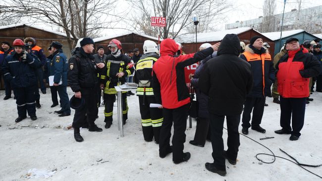 Ситуация у девятиэтажного жилого дом №16 на улице Хабарова в городе Шахты, пострадавшего из-за взрыва бытового газа Ситуация у девятиэтажного жилого дом №16 на улице Хабарова в городе Шахты, пострадавшего из-за взрыва бытового газа