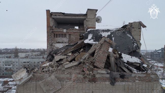 Девятиэтажный жилой дом №16 на улице Хабарова в городе Шахты, пострадавший из-за взрыва бытового газа Девятиэтажный жилой дом №16 на улице Хабарова в городе Шахты, пострадавший из-за взрыва бытового газа