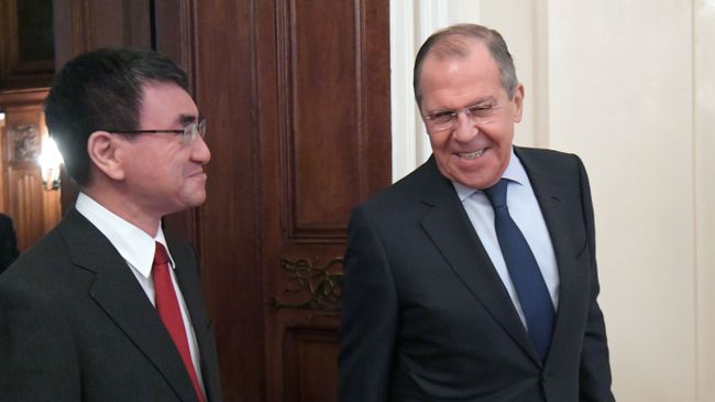 Встреча глав МИД РФ и Японии С. Лаврова и Т. Коно Встреча глав МИД РФ и Японии С. Лаврова и Т. Коно