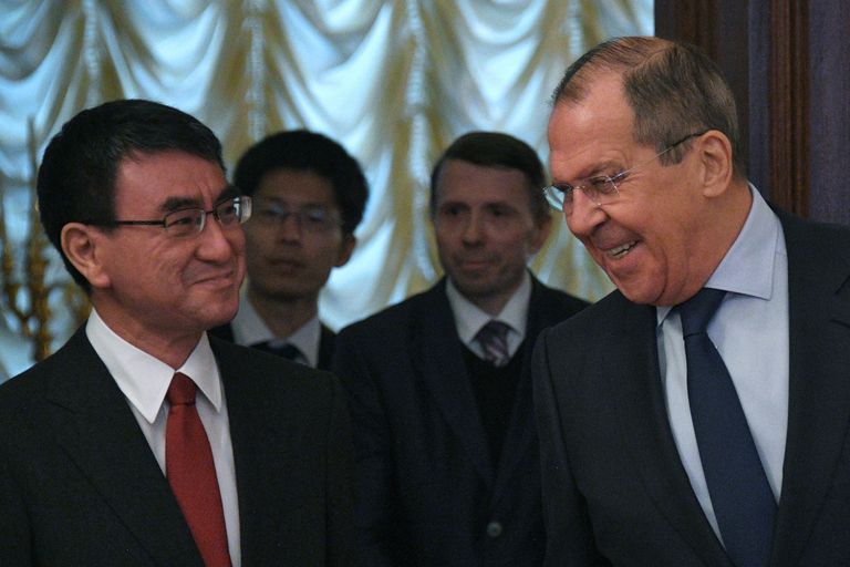 Встреча глав МИД РФ и Японии С. Лаврова и Т. Коно