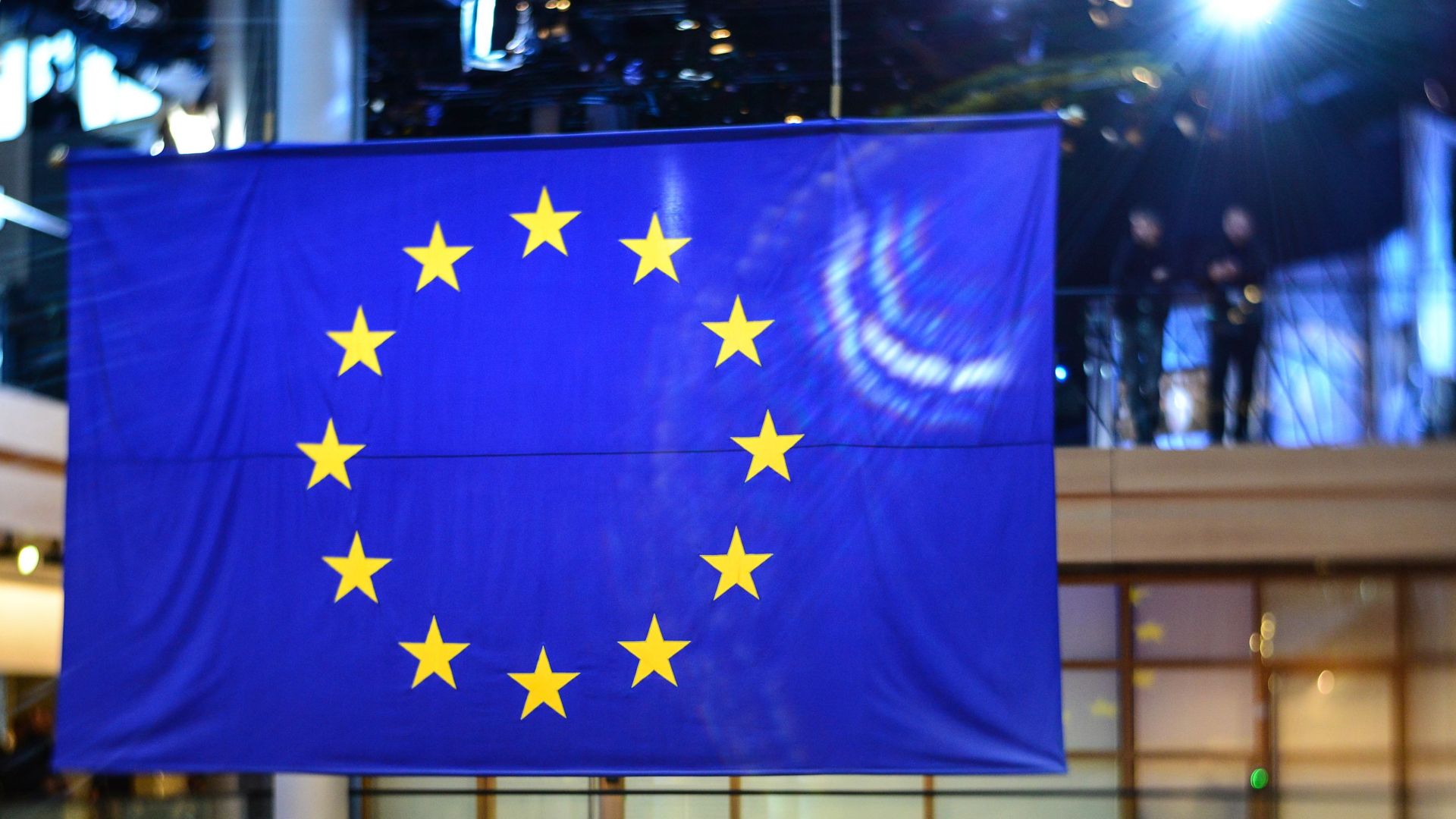 Флаг ЕС в здании Европейского парламента в Страсбурге Флаг ЕС в здании Европейского парламента в Страсбурге - РИА Новости, 1920, 13.07.2026