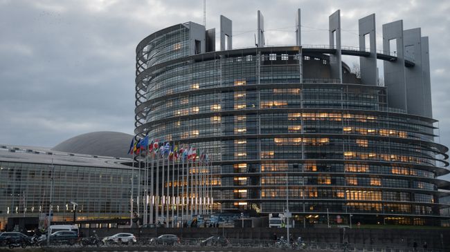 Здание Европейского парламента в Страсбурге Здание Европейского парламента в Страсбурге