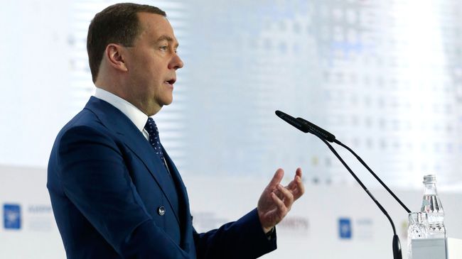 Дмитрий Медведев во время выступления на пленарной дискуссии Х Гайдаровского форума. 15 января 2019 Дмитрий Медведев во время выступления на пленарной дискуссии Х Гайдаровского форума. 15 января 2019
