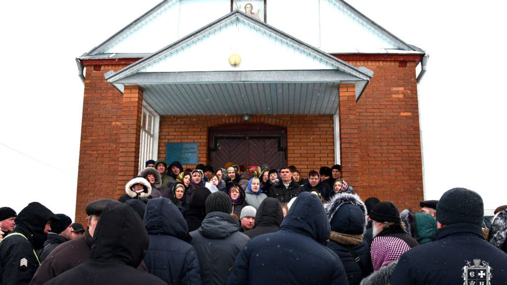 Захват сторонниками новой церкви храма УПЦ в селе Красноволя Волынской области Захват сторонниками новой церкви храма УПЦ в селе Красноволя Волынской области - РИА Новости, 1920, 06.10.2021