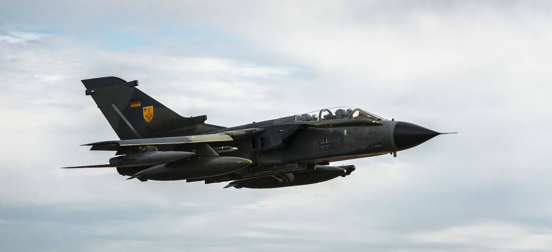 Истребитель Tornado военно-воздушных сил Германии Истребитель Tornado военно-воздушных сил Германии - РИА Новости, 1920, 28.05.2025