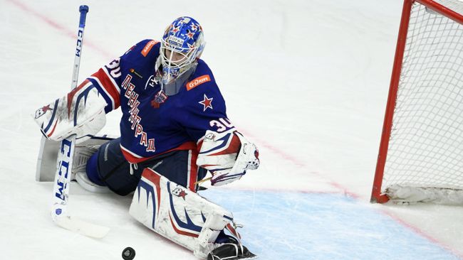 Вратарь СКА Игорь Шестеркин Вратарь СКА Игорь Шестеркин