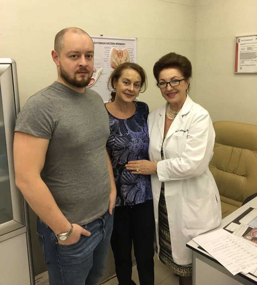Лейла Адамян с бывшей пациенткой Мариной, которую спасли лишь чудом Лейла Адамян с бывшей пациенткой Мариной, которую спасли лишь чудом