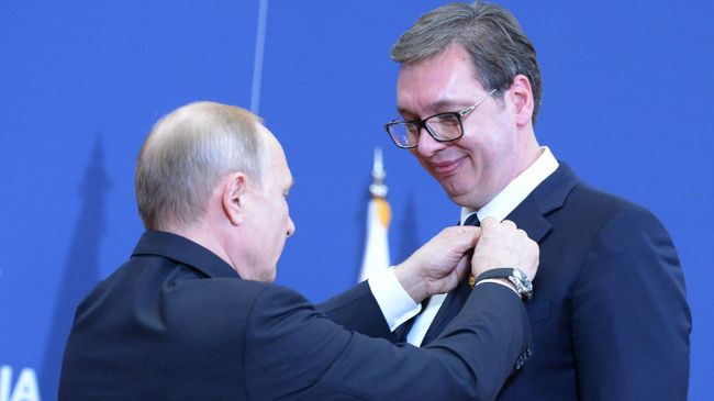 Президент РФ Владимир Путин вручает орден Александра Невского президенту Республики Сербии Александру Вучичу. 17 января 2019 Президент РФ Владимир Путин вручает орден Александра Невского президенту Республики Сербии Александру Вучичу. 17 января 2019