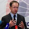 Министр культуры РФ Владимир Мединский во время пресс-брифинга в фойе Приморской сцены Мариинского театра во Владивостоке