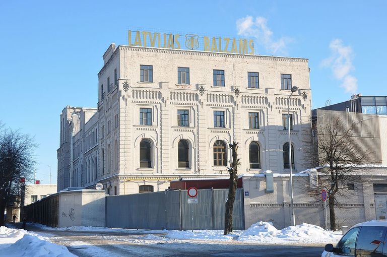 Завод Latvijas Balzams в Риге, Латвия 