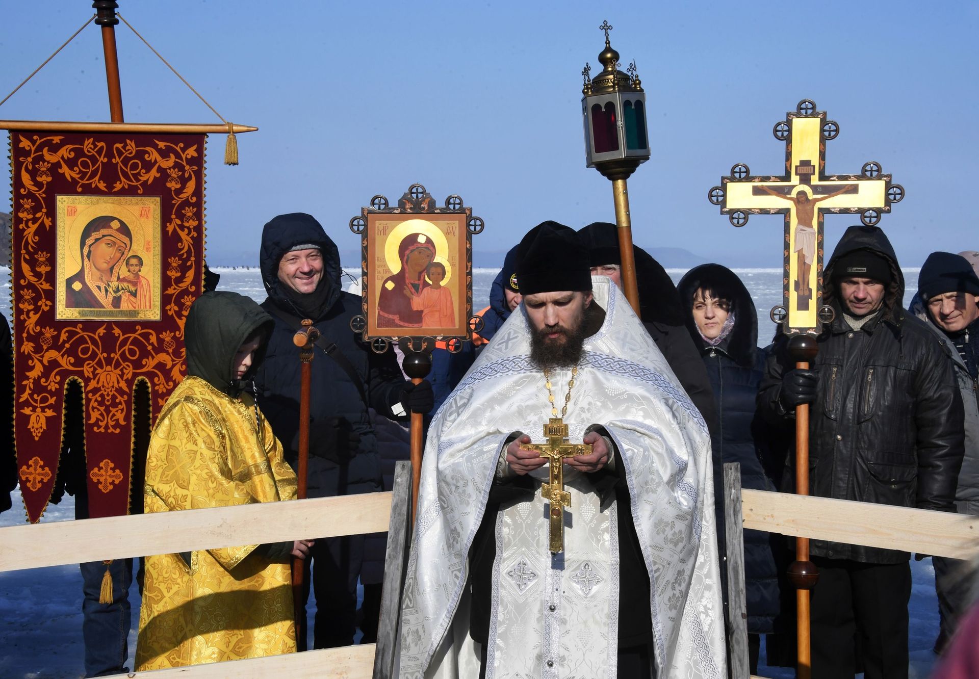 Освящение крещенской купели в бухте Новик острова Русский во Владивостоке Освящение крещенской купели в бухте Новик острова Русский во Владивостоке - РИА Новости, 1920, 17.01.2022