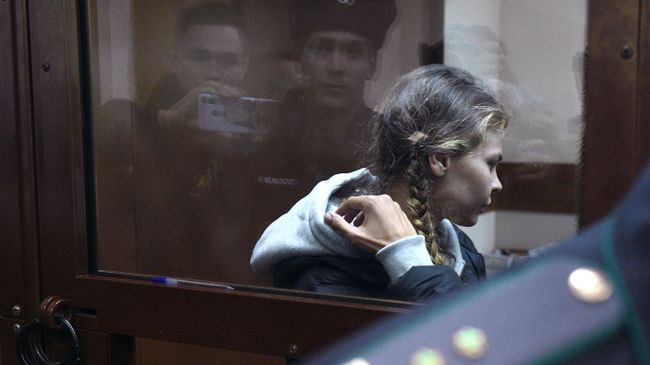 Избрание меры пресечения Насте Рыбке и Алексу Лесли на заседании Нагатинского суда. 19 января 2019 Избрание меры пресечения Насте Рыбке и Алексу Лесли на заседании Нагатинского суда. 19 января 2019