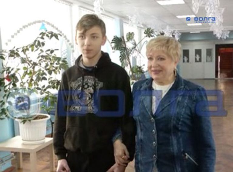 Нижегородский школьник Никита, спасший утопающего человека, и его классный руководитель Нижегородский школьник Никита, спасший утопающего человека, и его классный руководитель