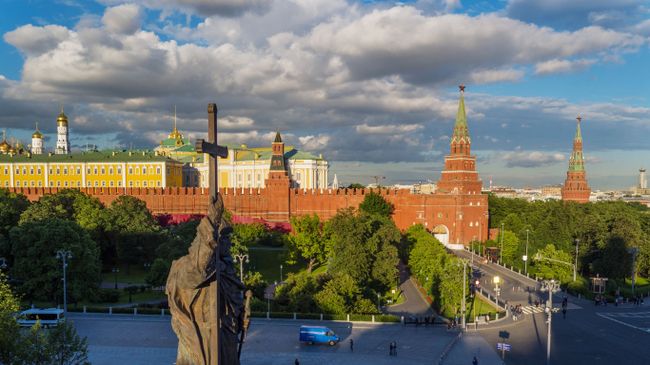 Памятник Владимиру Великому на Боровицкой площади в Москве Памятник Владимиру Великому на Боровицкой площади в Москве