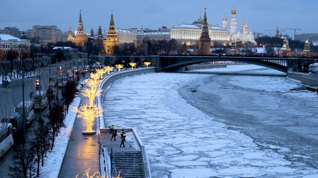 Большой каменный мост и Московский Кремль