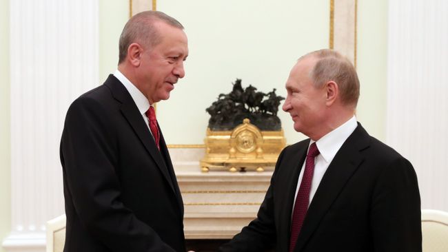 Президент РФ Владимир Путин и президент Турции Реджеп Тайип Эрдоган во время встречи Президент РФ Владимир Путин и президент Турции Реджеп Тайип Эрдоган во время встречи