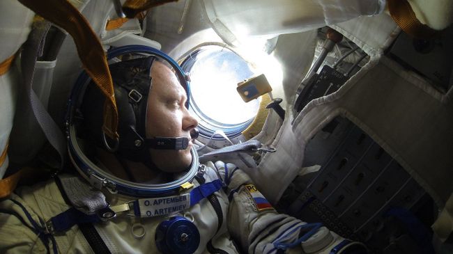 Космонавт Олег Артемьев Космонавт Олег Артемьев