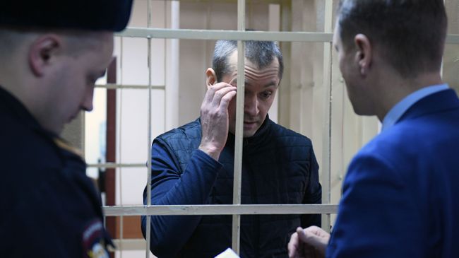Бывший заместитель начальника управления ГУЭБиПК МВД России Дмитрий Захарченко в суде Бывший заместитель начальника управления ГУЭБиПК МВД России Дмитрий Захарченко в суде