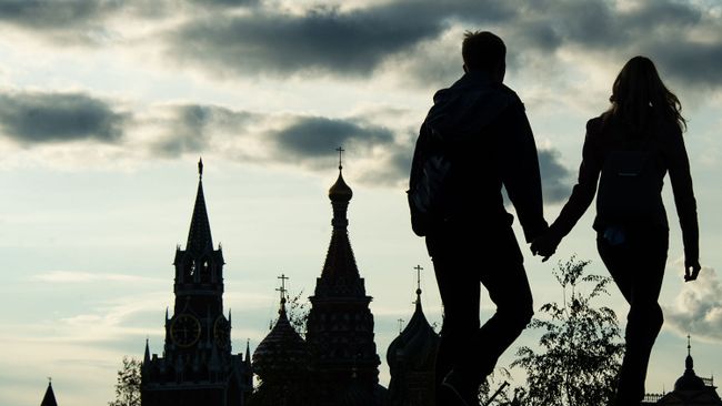 Боюсь осуждения: как люди с ВИЧ пытаются занять место в обществе