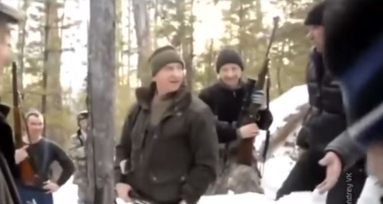 Стоп-кадр видео охоты губернатора Иркутской области Сергея Левченко Стоп-кадр видео охоты губернатора Иркутской области Сергея Левченко