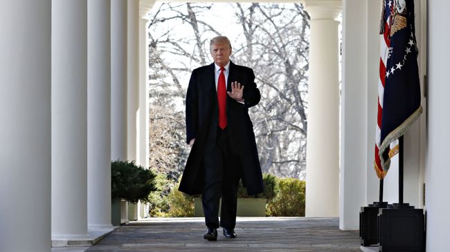 Президент США Дональд Трамп перед объявлением о трехнедельном прекращении шатдауна. 25 января 2019 Президент США Дональд Трамп перед объявлением о трехнедельном прекращении шатдауна. 25 января 2019