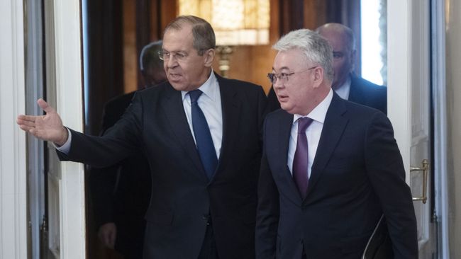 Глава МИД РФ Сергей Лавров и глава МИД Республики Казахстан Бейбут Атамкулов во время встречи. 28 января 2019