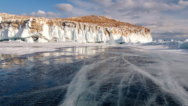 Наплески на острове Ольтрек в проливе Малое море на озере Байкал Наплески на острове Ольтрек в проливе Малое море на озере Байкал