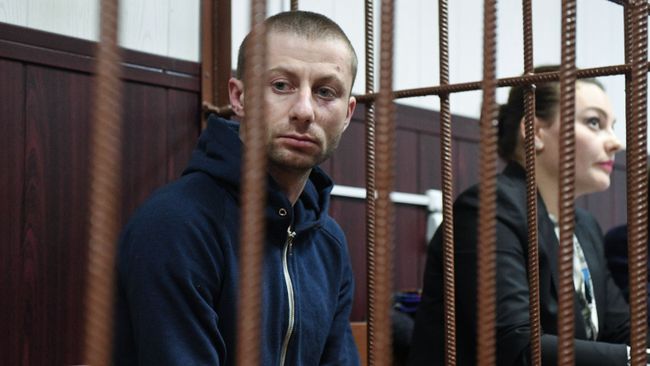 Денис Чуприков, подозреваемый в краже картины художника Архипа Куинджи из Третьяковской галереи, в Таганском районном суде Денис Чуприков, подозреваемый в краже картины художника Архипа Куинджи из Третьяковской галереи, в Таганском районном суде