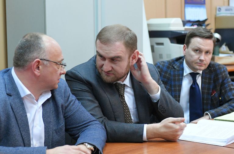 Сенатор Рауф Арашуков в Басманном суде Москвы. 30 января 2019 Сенатор Рауф Арашуков в Басманном суде Москвы. 30 января 2019