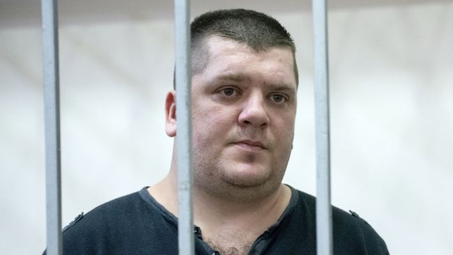 Житель Санкт-Петербурга Андрей Тищенко, обвиняемый в хулиганстве на воздушном судне, на заседании Адлерского районного суда Сочи. 31 января 2019 Житель Санкт-Петербурга Андрей Тищенко, обвиняемый в хулиганстве на воздушном судне, на заседании Адлерского районного суда Сочи. 31 января 2019