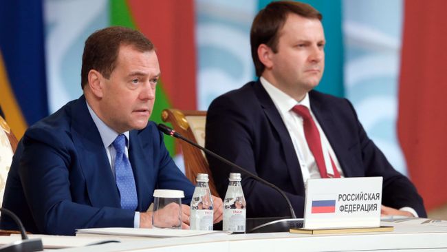 Председатель правительства РФ Дмитрий Медведев и министр экономического развития РФ Максим Орешкин на заседании в расширенном составе Евразийского межправительственного совета в Алма-Ате. 1 февраля 2019 Председатель правительства РФ Дмитрий Медведев и министр экономического развития РФ Максим Орешкин на заседании в расширенном составе Евразийского межправительственного совета в Алма-Ате. 1 февраля 2019