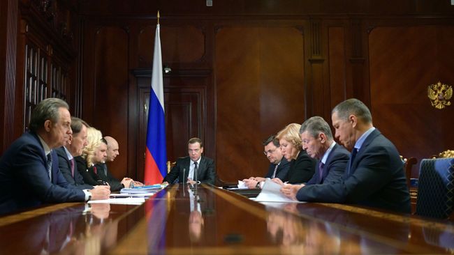 Дмитрий Медведев проводит совещание с вице-премьерами РФ. 4 февраля 2019 Дмитрий Медведев проводит совещание с вице-премьерами РФ. 4 февраля 2019