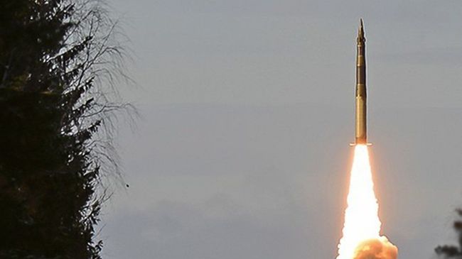 Пуск баллистической ракеты РС-24 Ярс Пуск баллистической ракеты РС-24 Ярс