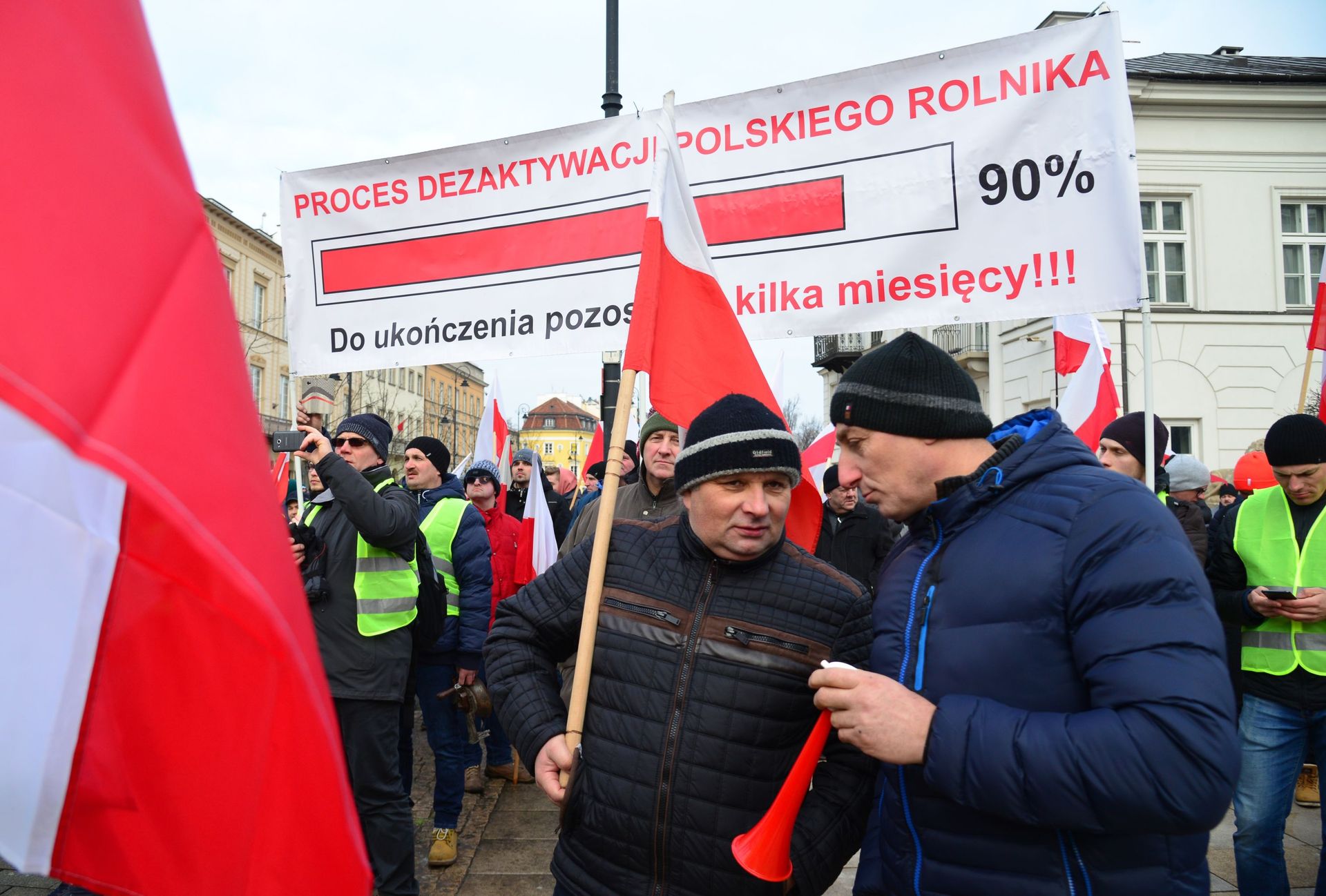 Польские фермеры проводят акцию у президентского дворца в Варшаве за возобновление торговли с Россией и ограничение импорта из Западной Европы. 6 февраля 2019 Польские фермеры проводят акцию у президентского дворца в Варшаве за возобновление торговли с Россией и ограничение импорта из Западной Европы. 6 февраля 2019 - РИА Новости, 1920, 16.06.2023