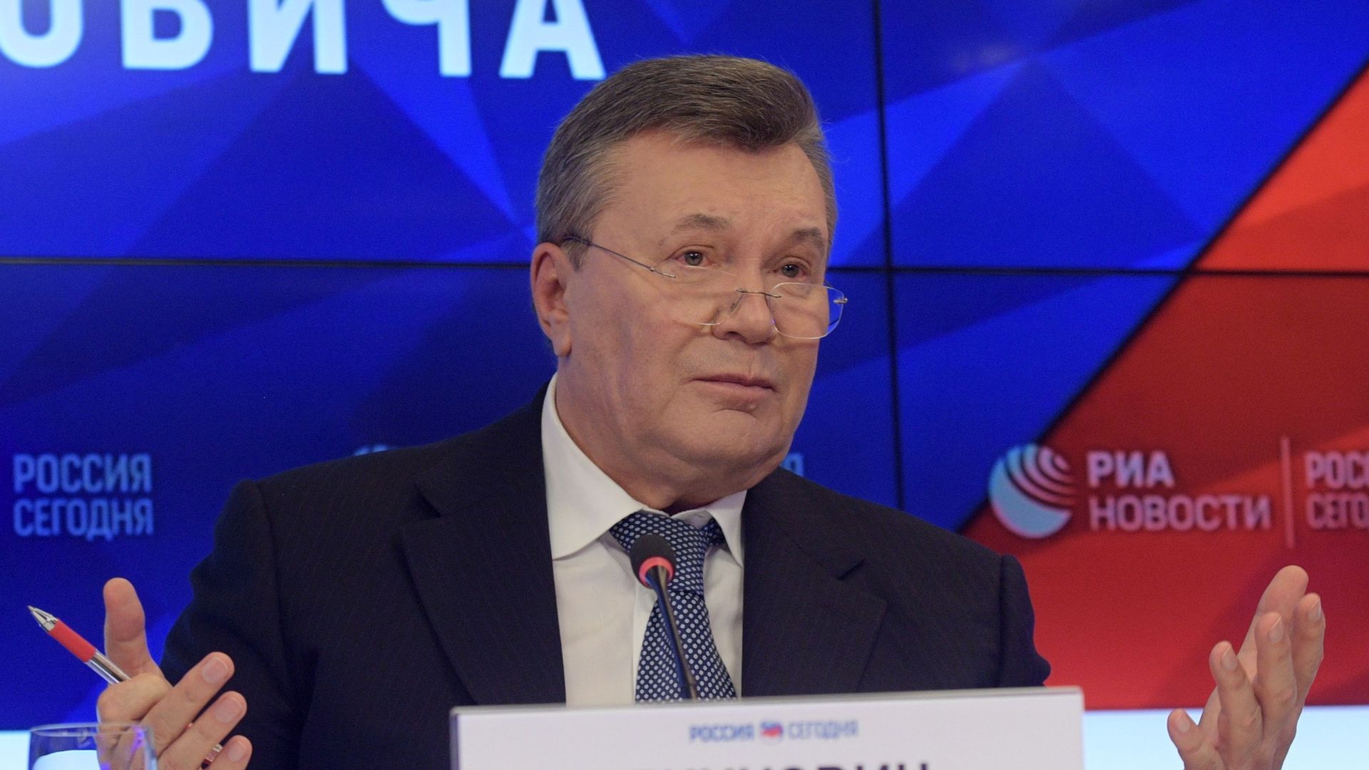 Бывший президент Украины Виктор Янукович на пресс-конференции в МИА Россия сегодня Бывший президент Украины Виктор Янукович на пресс-конференции в МИА Россия сегодня - РИА Новости, 1920, 28.07.2021