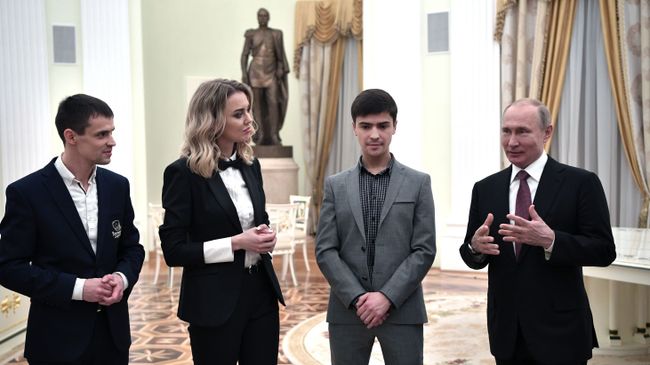 Президент РФ Владимир Путин во время встречи с победителями национальной премии Немалый бизнес - 2019. 6 февраля 2019 Президент РФ Владимир Путин во время встречи с победителями национальной премии Немалый бизнес - 2019. 6 февраля 2019