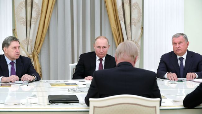 Президент РФ Владимир Путин во время встречи с генеральным директором BP Робертом Дадли. 7 февраля 2019 Президент РФ Владимир Путин во время встречи с генеральным директором BP Робертом Дадли. 7 февраля 2019