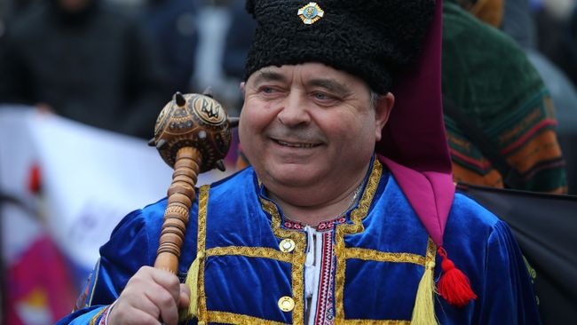 Участник акции у здания Верховной рады Украины в Киеве с требованием декоммунизации названия Днепропетровской области Участник акции у здания Верховной рады Украины в Киеве с требованием декоммунизации названия Днепропетровской области