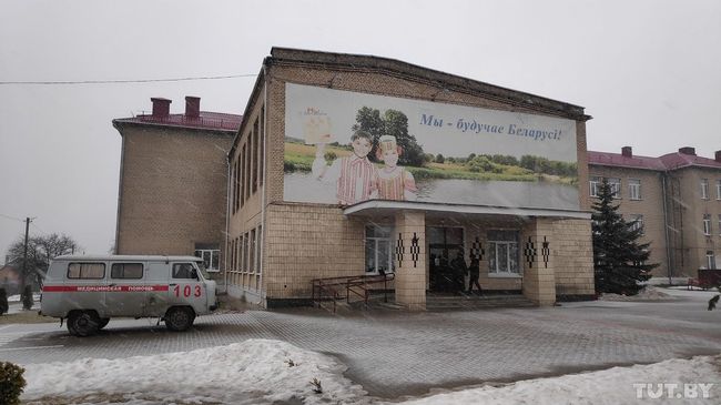 Здание школы в Столбцах, где произошло нападение Здание школы в Столбцах, где произошло нападение