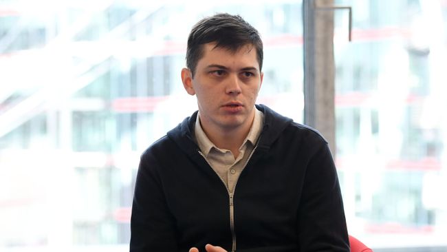 Кинорежиссер Александр Золотухин, выпускник мастерской Сокурова во время интервью, посвященного премьере фильма Мальчик русский в рамках 69-го Берлинского международного кинофестиваля Берлинале - 2019. 12 февраля 2019 Кинорежиссер Александр Золотухин, выпускник мастерской Сокурова во время интервью, посвященного премьере фильма Мальчик русский в рамках 69-го Берлинского международного кинофестиваля Берлинале - 2019. 12 февраля 2019