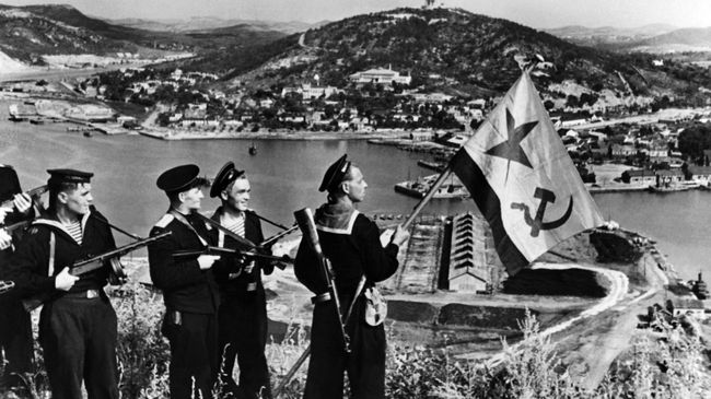 Высадка советских моряков в Порт-Артуре. Август 1945 Высадка советских моряков в Порт-Артуре. Август 1945