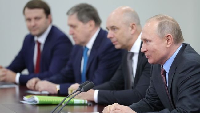 Президент РФ Владимир Путин во время встречи с президентом Белоруссии Александром Лукашенко в Сочи Президент РФ Владимир Путин во время встречи с президентом Белоруссии Александром Лукашенко в Сочи