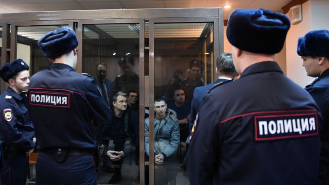 Задержанные украинские моряки в Мосгорсуде Задержанные украинские моряки в Мосгорсуде