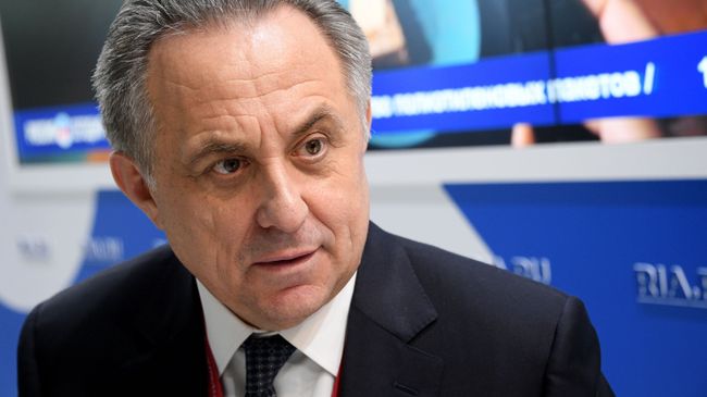 Заместитель председателя правительства РФ Виталий Мутко на стенде МИА Россия Сегодня на Российском инвестиционном форуме в Сочи