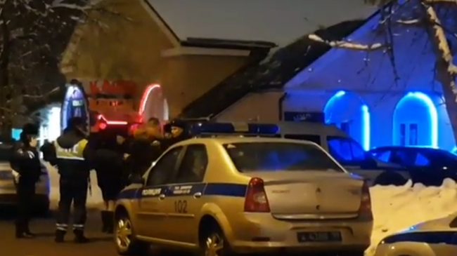 Опубликовано видео с места массовой драки в Москве Опубликовано видео с места массовой драки в Москве