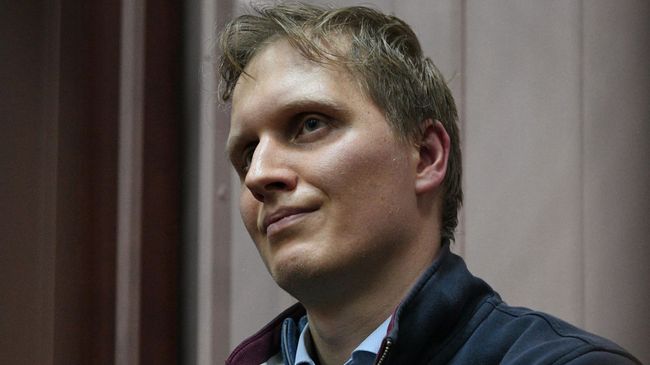 Директор по инвестициям компании Вaring Vostok Иван Зюзин в Басманном суде Директор по инвестициям компании Вaring Vostok Иван Зюзин в Басманном суде