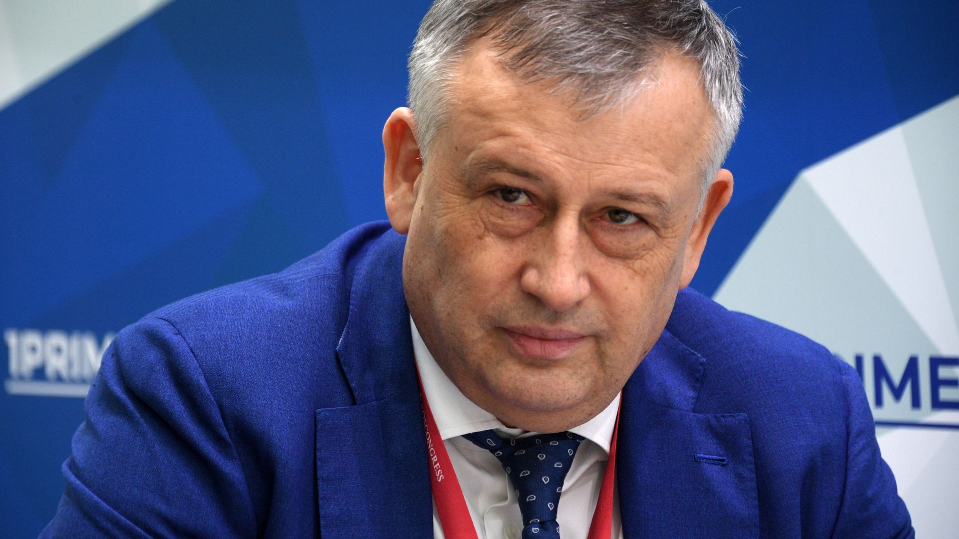 Губернатор Ленинградской области Александр Дрозденко на стенде МИА Россия Сегодня на Российском инвестиционном форуме в Сочи - РИА Новости, 1920, 03.01.2021