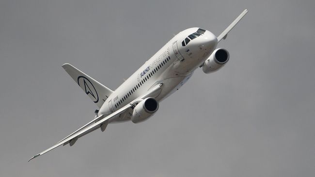 Самолет Sukhoi Superjet 100 Самолет Sukhoi Superjet 100