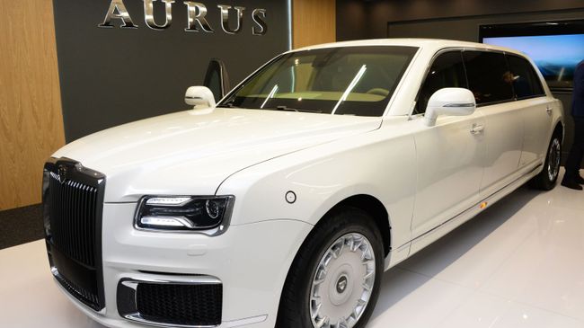 Презентация автомобиля Aurus на международной выставке вооружений IDEX-2019 Презентация автомобиля Aurus на международной выставке вооружений IDEX-2019
